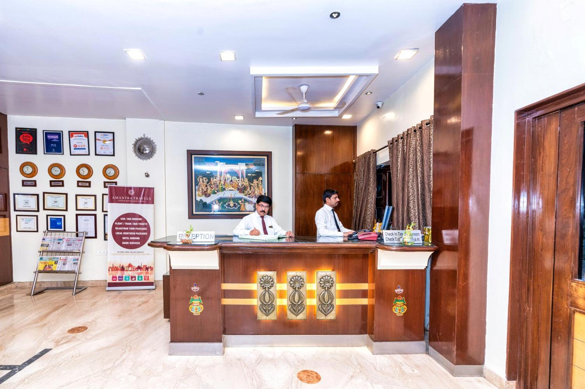 Hotel Dayal Udaipur Bagian luar foto