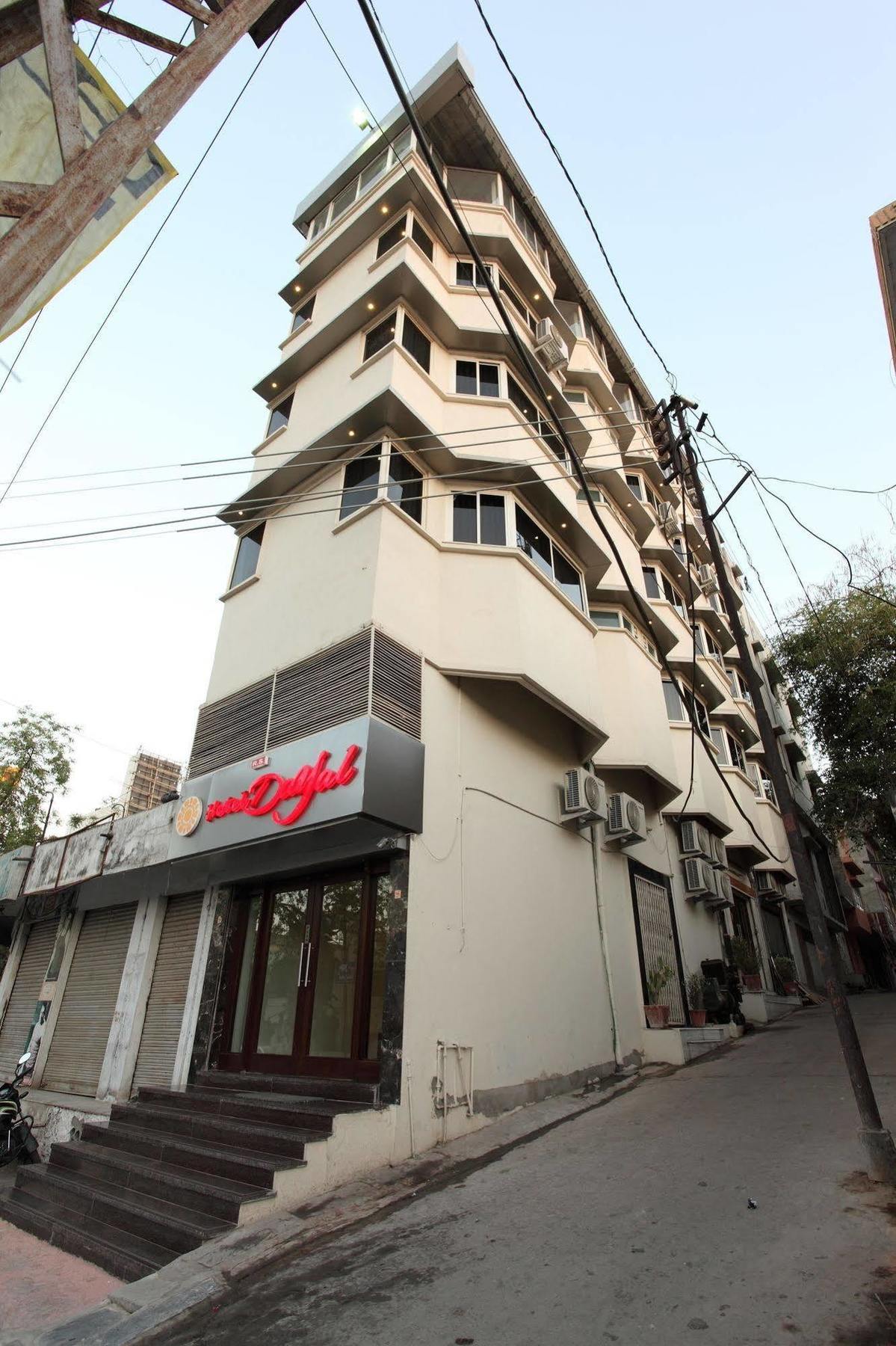 Hotel Dayal Udaipur Bagian luar foto