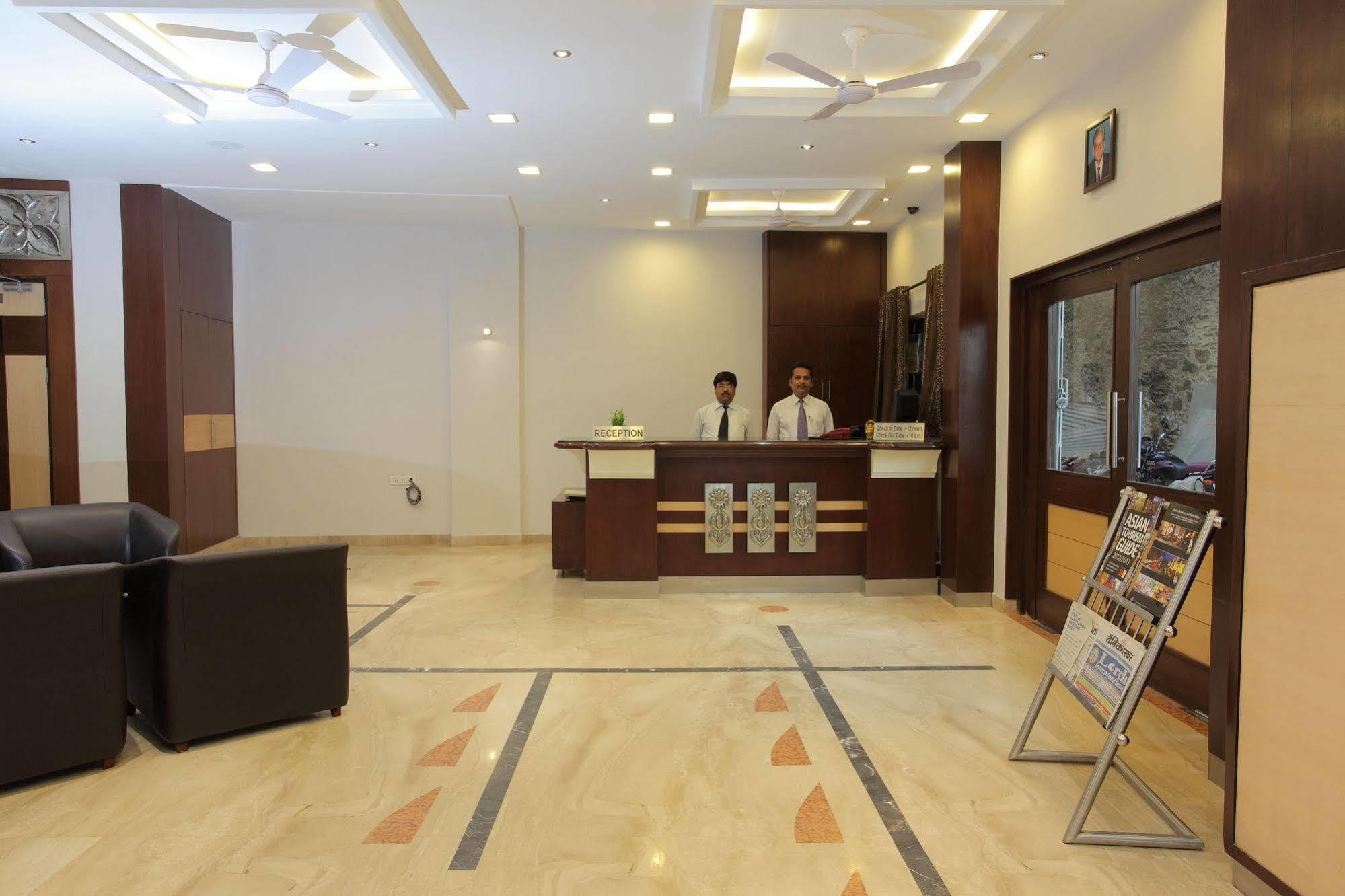 Hotel Dayal Udaipur Bagian luar foto